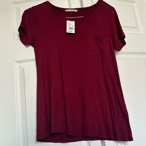 NWT! Active Basic Deep Red Short Sleeve Tee